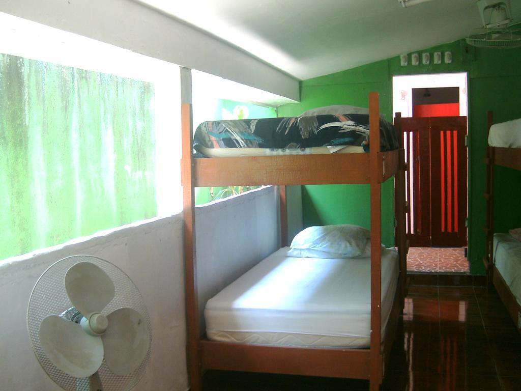 Hostel Tadeo San Juan Del Sur Rum bild