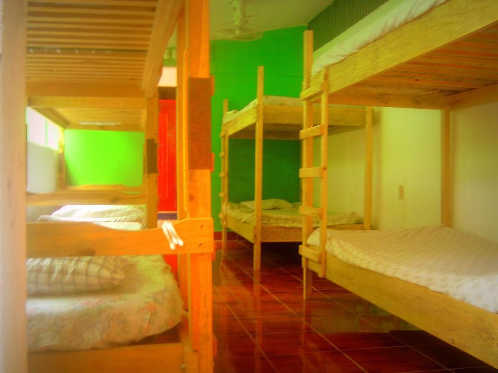 Hostel Tadeo San Juan Del Sur Rum bild